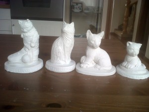 Cat figures